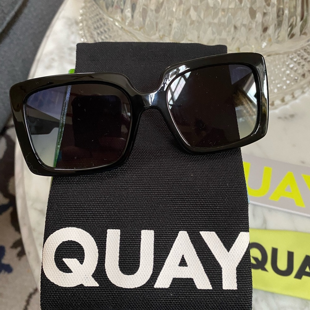 Quay Total Vibe oversized square Australia Black Sunglasses